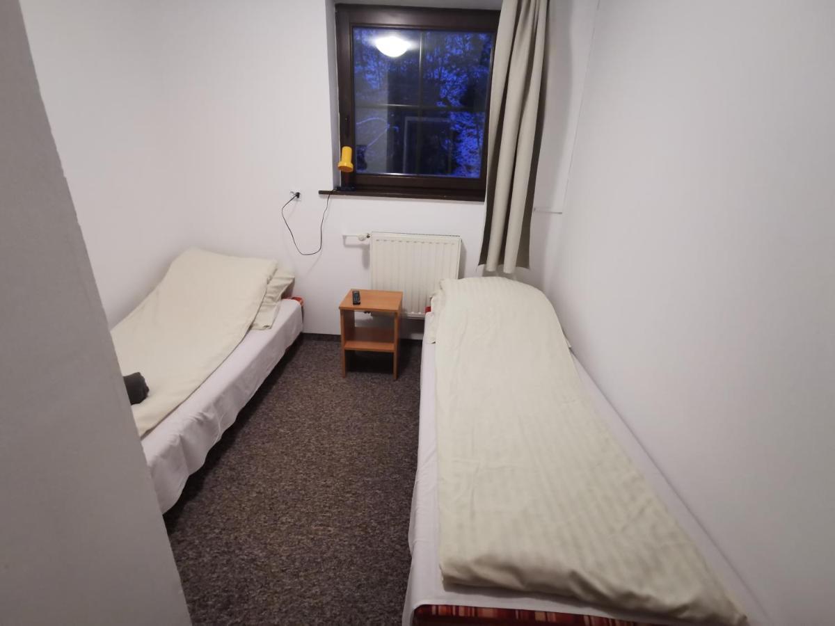 Straszny Dwor Hotel Duszniki Zdrój Kamer foto