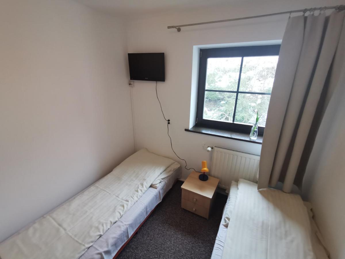 Straszny Dwor Hotel Duszniki Zdrój Kamer foto