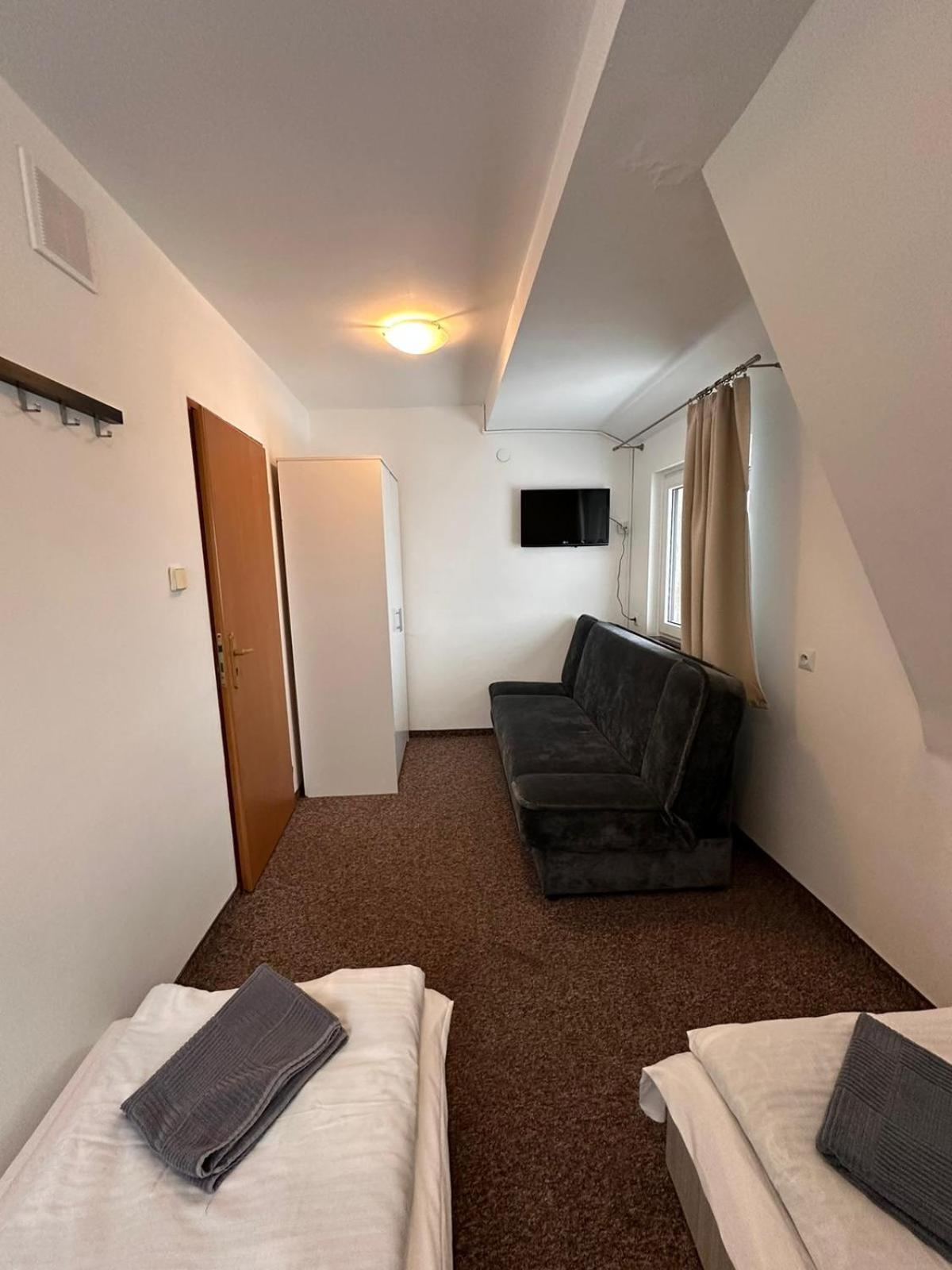 Straszny Dwor Hotel Duszniki Zdrój Kamer foto