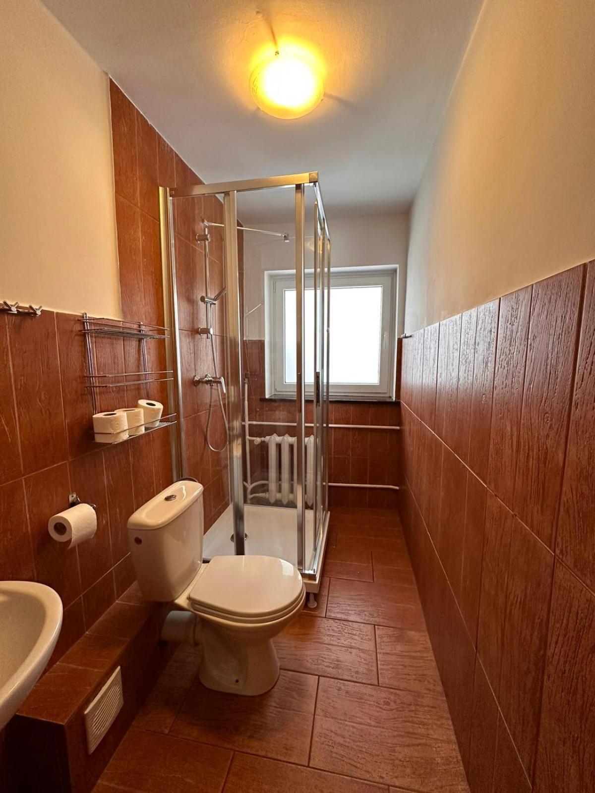 Straszny Dwor Hotel Duszniki Zdrój Kamer foto