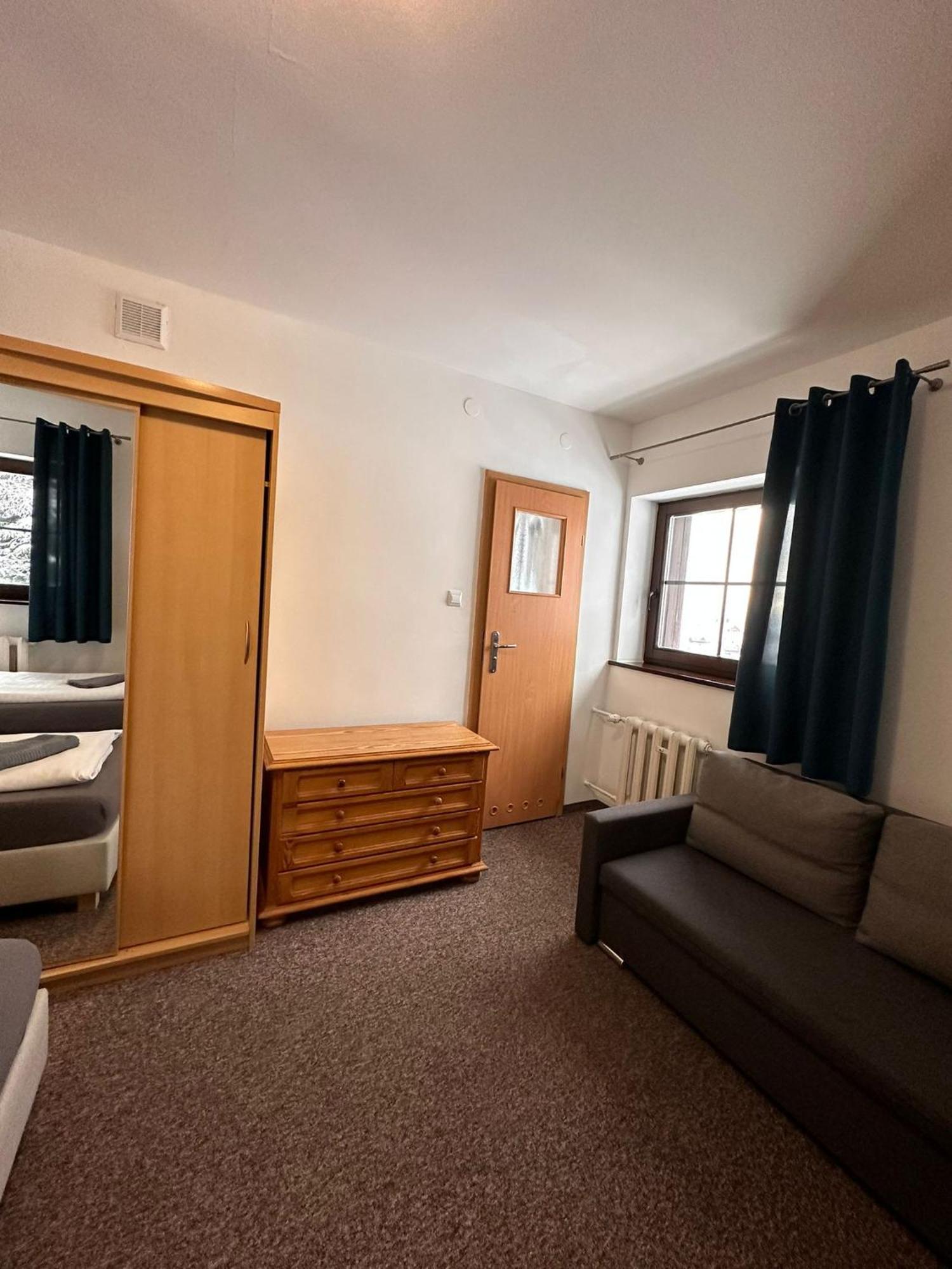 Straszny Dwor Hotel Duszniki Zdrój Kamer foto