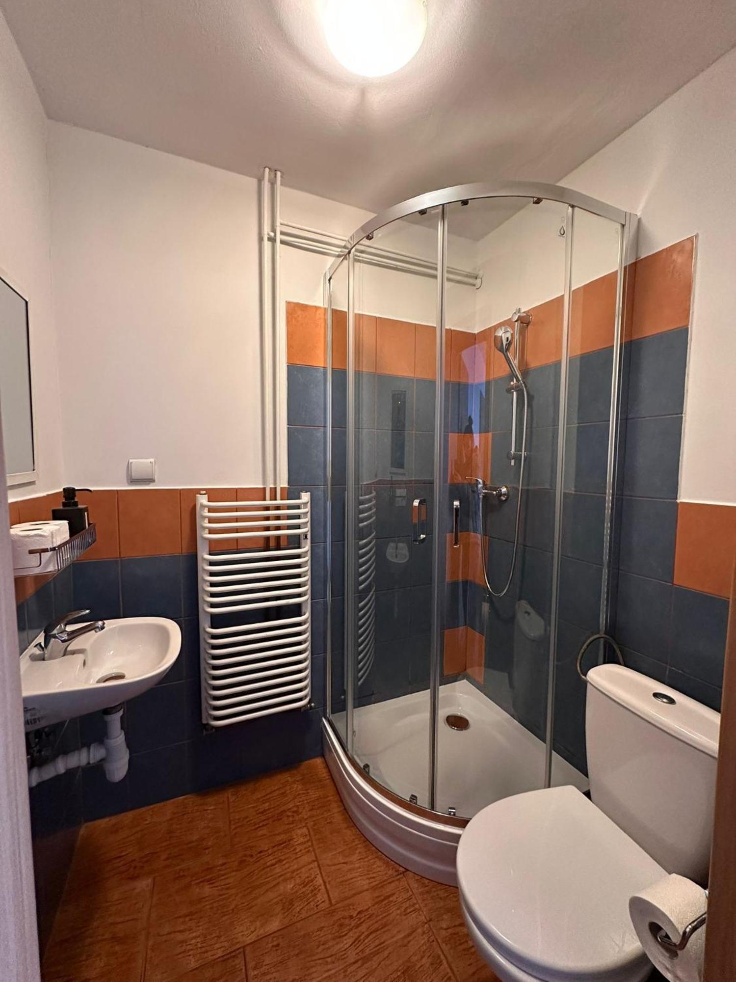 Straszny Dwor Hotel Duszniki Zdrój Kamer foto