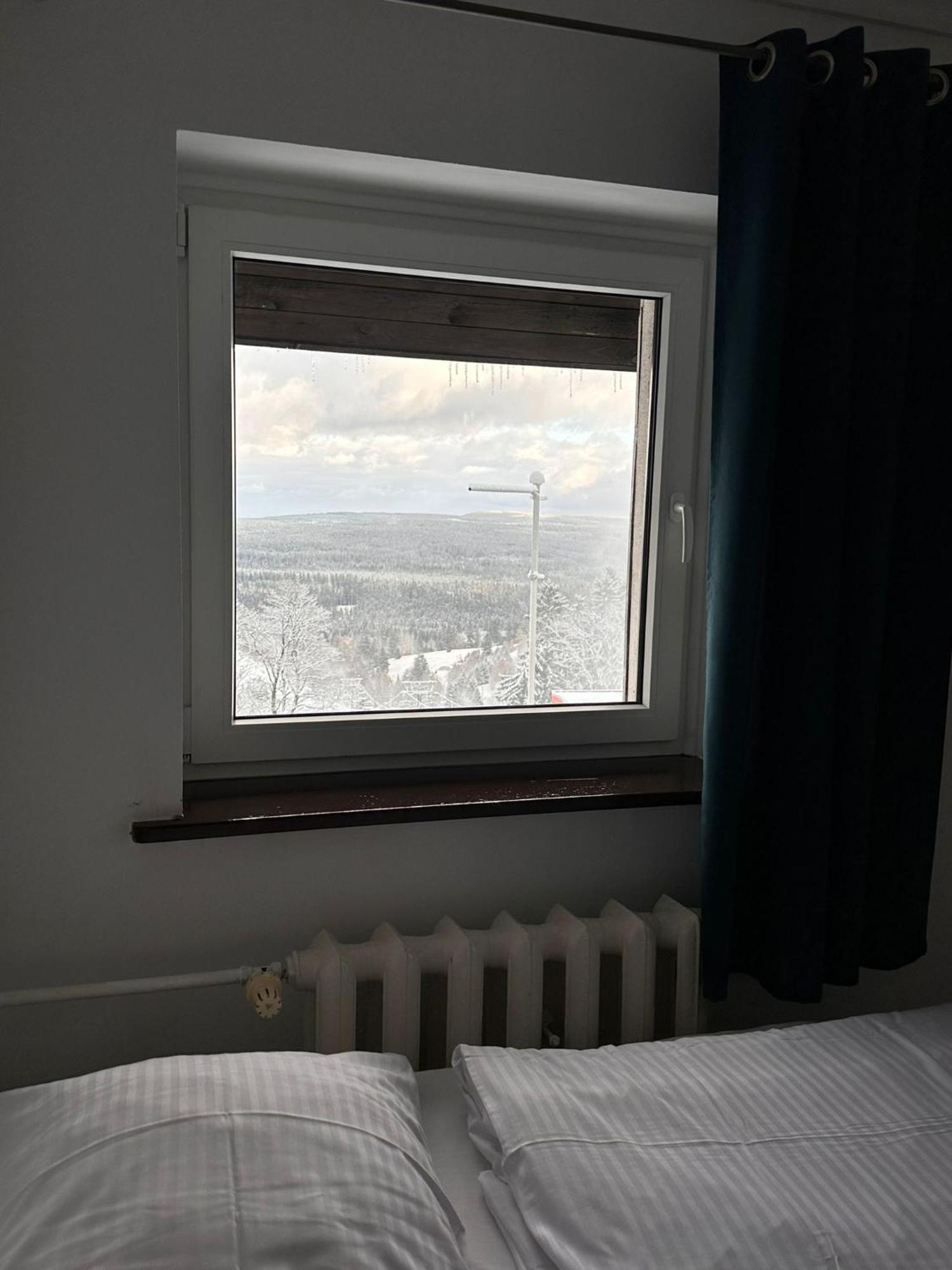 Straszny Dwor Hotel Duszniki Zdrój Kamer foto