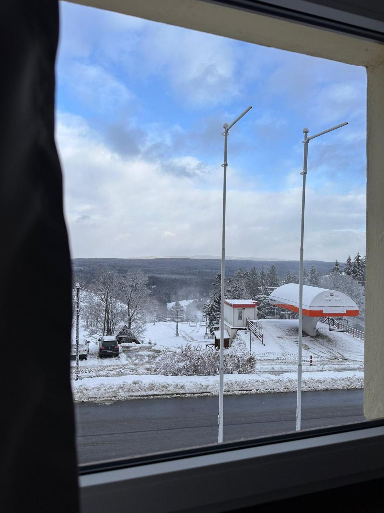 Straszny Dwor Hotel Duszniki Zdrój Kamer foto