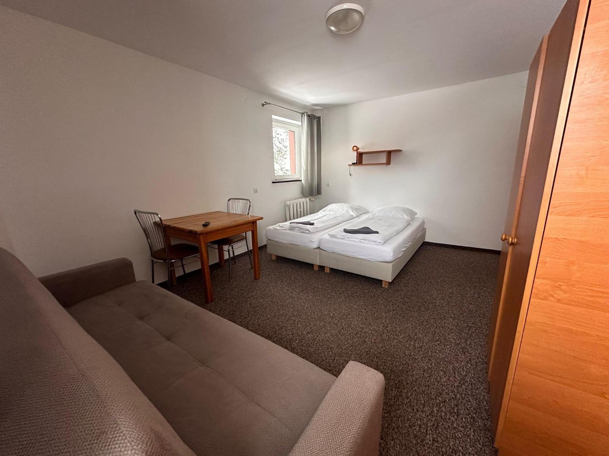 Straszny Dwor Hotel Duszniki Zdrój Kamer foto