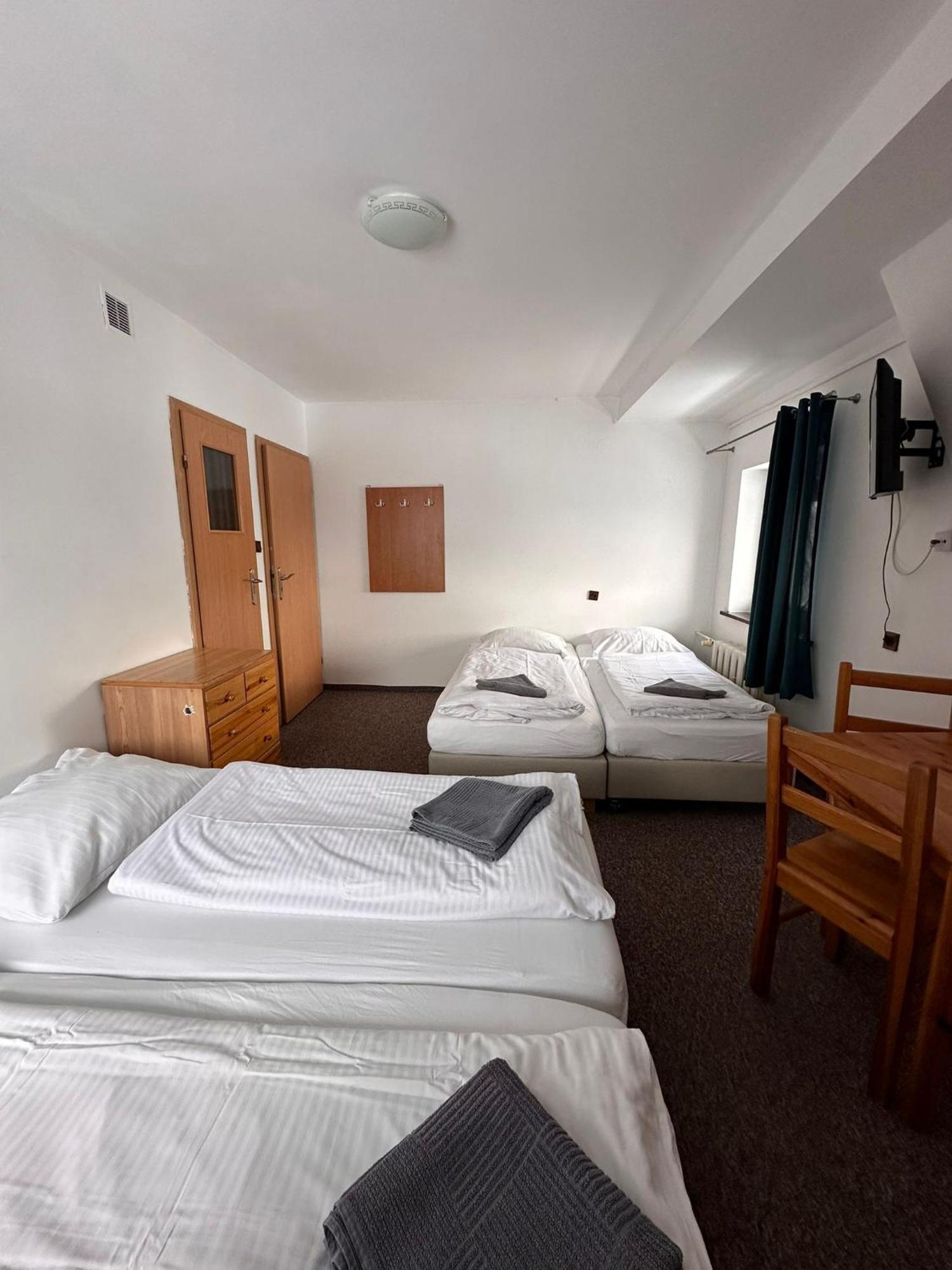 Straszny Dwor Hotel Duszniki Zdrój Kamer foto