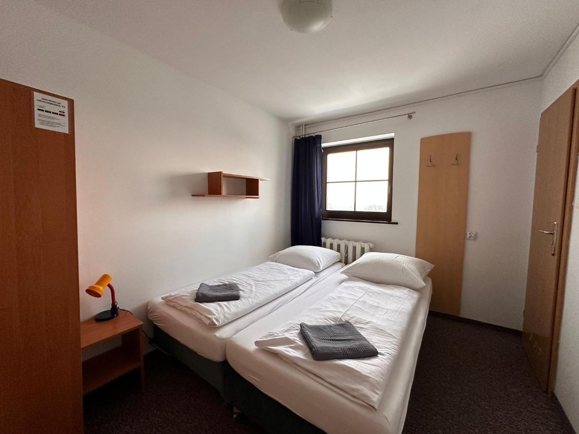 Straszny Dwor Hotel Duszniki Zdrój Kamer foto